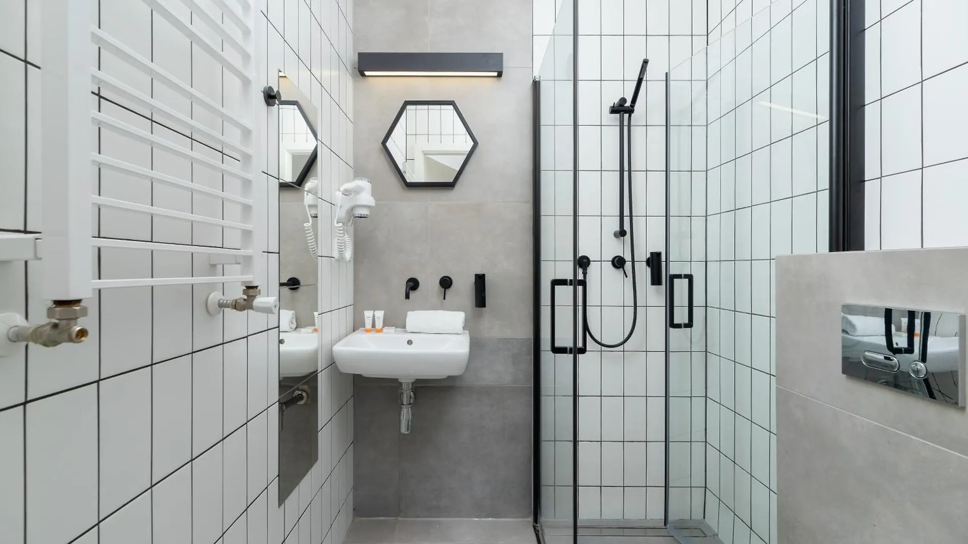 Cracow Miodowa 42 Elegant Studios By Noclegi Renters Krakow Apartment