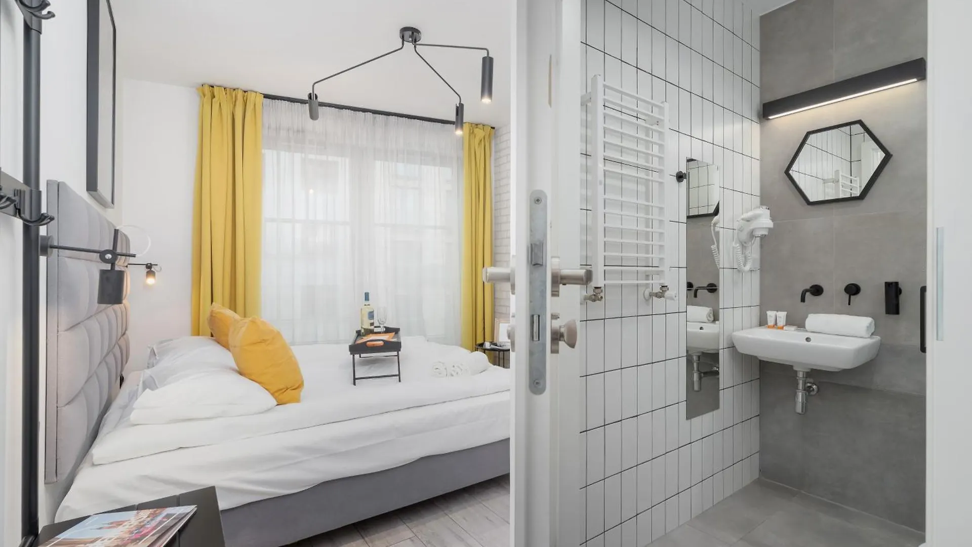 Cracow Miodowa 42 Elegant Studios By Noclegi Renters Krakow Apartment