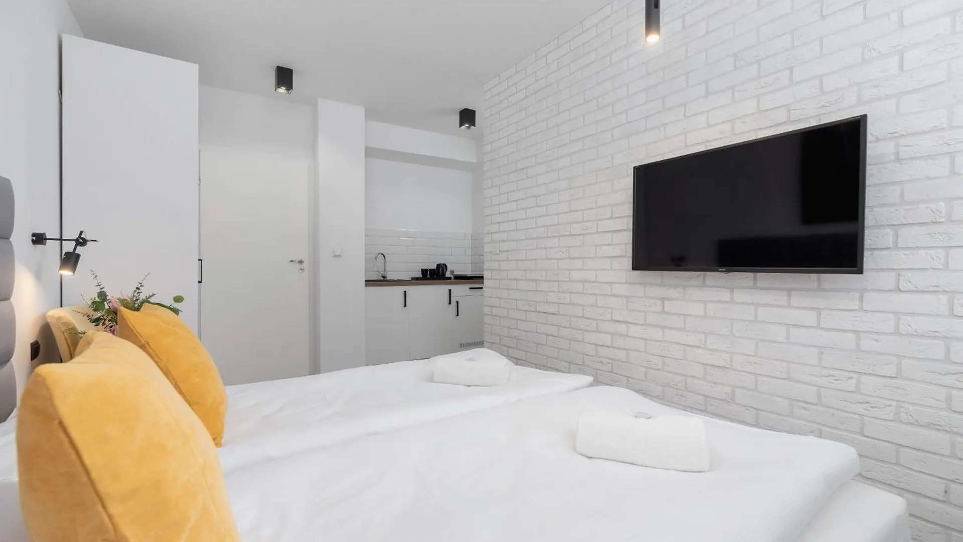 Cracow Miodowa 42 Elegant Studios By Noclegi Renters Krakow Apartment